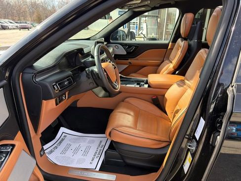 Used 2024 Lincoln Aviator Black Label w/ Jet Package image 15