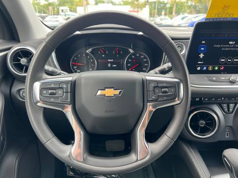 Used 2025 Chevrolet Blazer LT AWD/4WD image 31