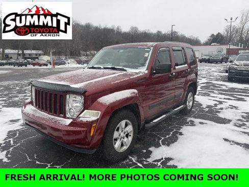 Used 2012 Jeep Liberty Sport image 1