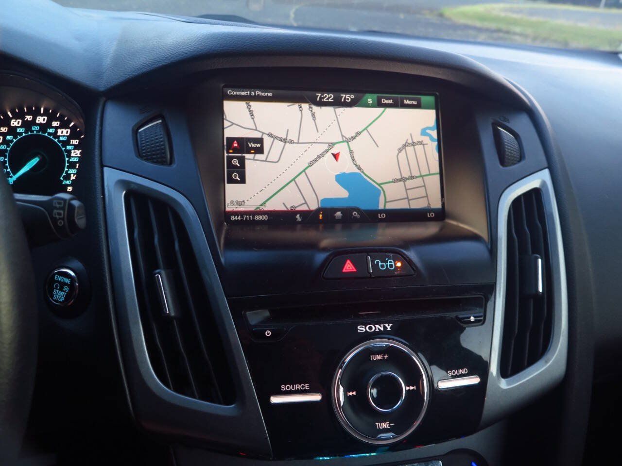 Used 2012 Ford Focus Titanium FWD image 10