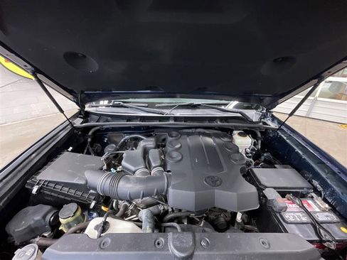 Used 2015 Toyota 4Runner Limited AWD/4WD image 35
