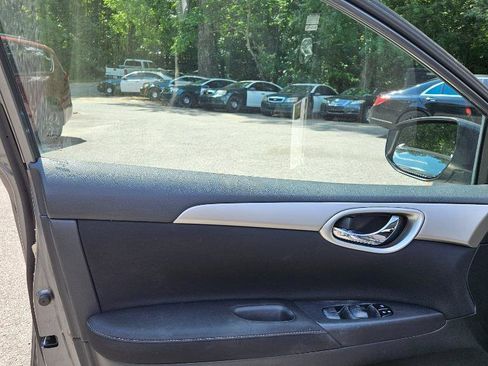 Used 2015 Nissan Sentra SV image 10