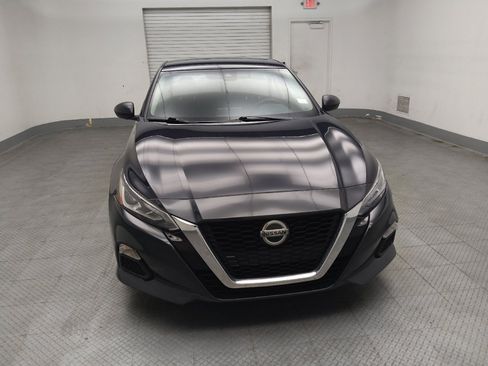 Used 2022 Nissan Altima 2.5 SV FWD image 14