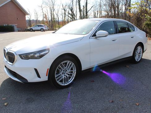 Used 2024 BMW 530i xDrive w/ Executive Package image 5