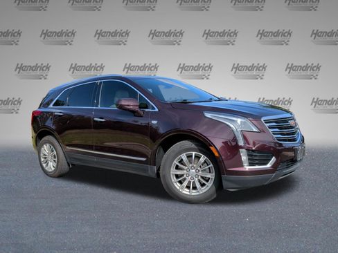 Used 2017 Cadillac XT5 Luxury w/ Driver Awareness Package FWD image 2