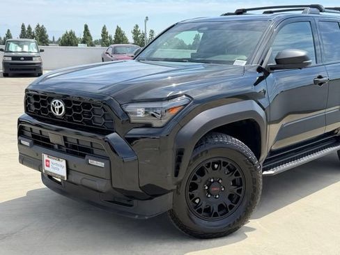 Certified 2025 Toyota 4Runner TRD Off-Road Premium AWD/4WD image 6