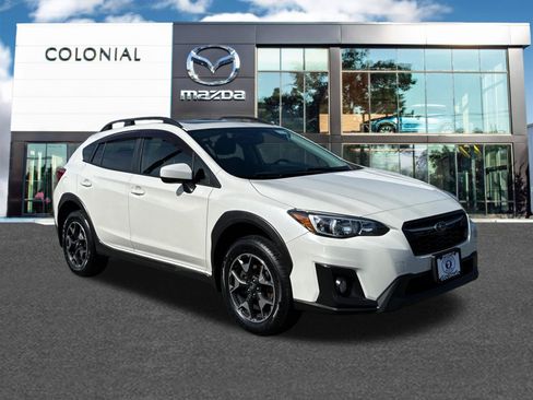 Used 2020 Subaru Crosstrek 2.0i Premium w/ Moonroof Package 1 AWD/4WD image 1