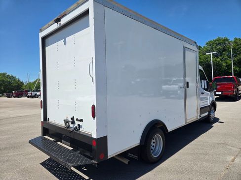 Used 2023 Ford Transit 350 DRW RWD image 4