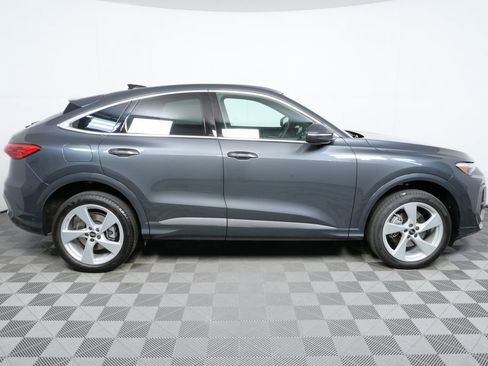Used 2025 Audi Q5 Premium Plus w/ Premium Plus image 2