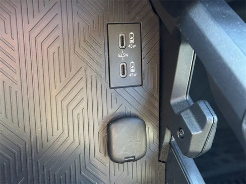 Used 2025 Toyota 4Runner Limited image 34