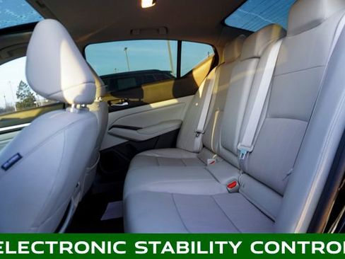 Used 2022 Nissan Altima 2.5 Platinum image 8