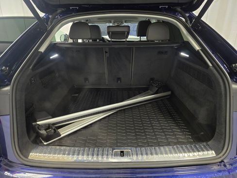 Used 2020 Audi Q8 Prestige image 11