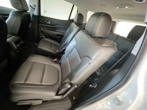 Used 2023 GMC Acadia SLT AWD/4WD image 22