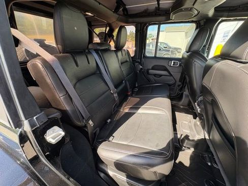 Used 2022 Jeep Wrangler Unlimited Sahara w/ Cold Weather Group AWD/4WD image 27