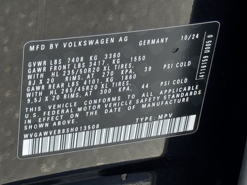 Used 2025 Volkswagen ID. Buzz Pro S RWD image 38
