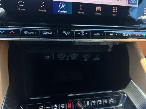 New 2026 Jeep Grand Wagoneer Summit AWD/4WD image 29