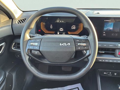 Certified 2025 Kia K4 image 28