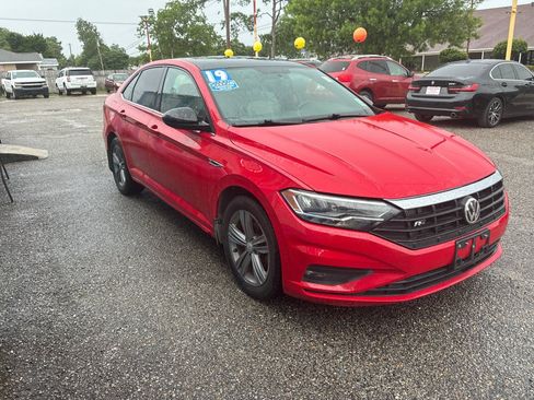 Used 2019 Volkswagen Jetta R-Line FWD image 3