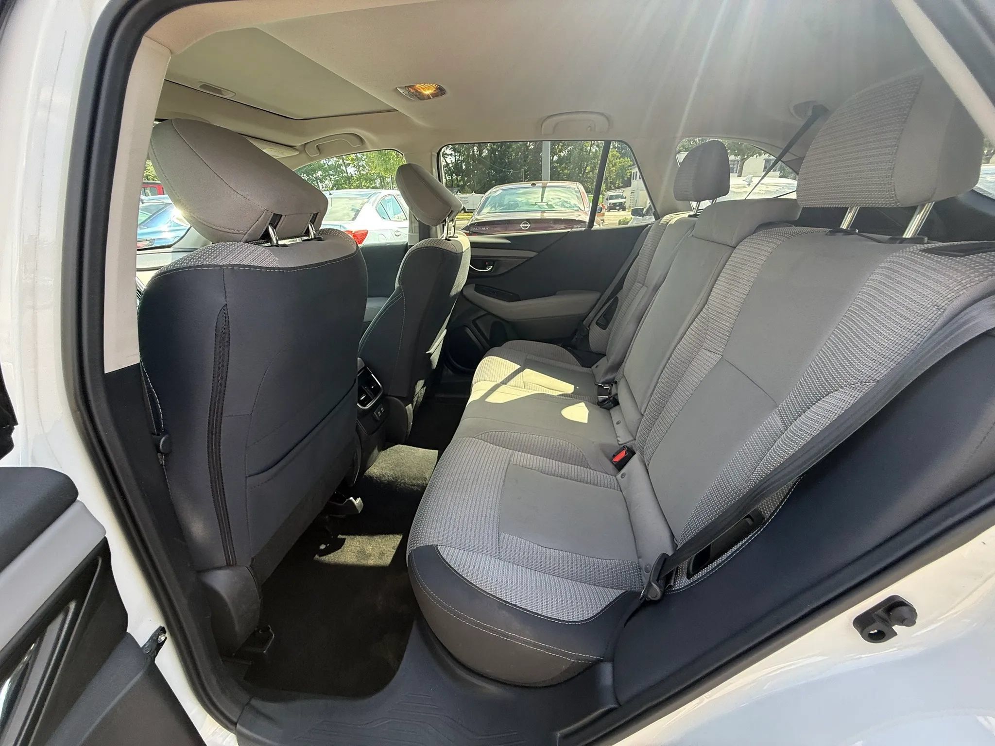 Used 2022 Subaru Outback Premium AWD/4WD image 14