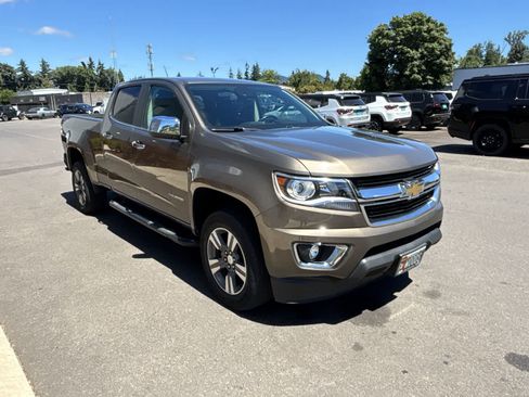 Used 2017 Chevrolet Colorado LT w/ Luxury Package, Chrome AWD/4WD image 6