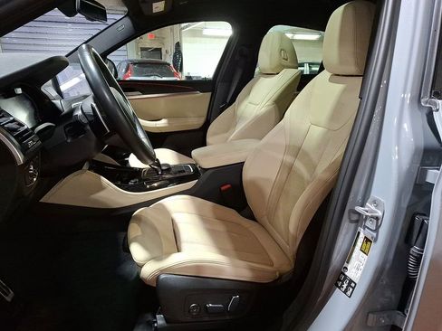Used 2024 BMW X4 xDrive30i w/ Premium Package image 9