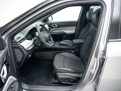 Used 2023 Jeep Compass Limited w/ Sun and Sound Group AWD/4WD image 14