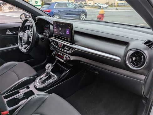 Used 2023 Kia Forte GT-Line w/ GT-Line Premium Package image 27