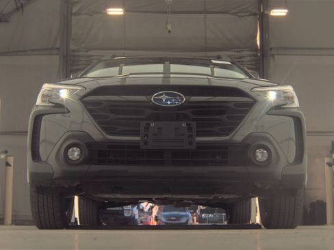 Used 2025 Subaru Outback Onyx Edition AWD/4WD image 4