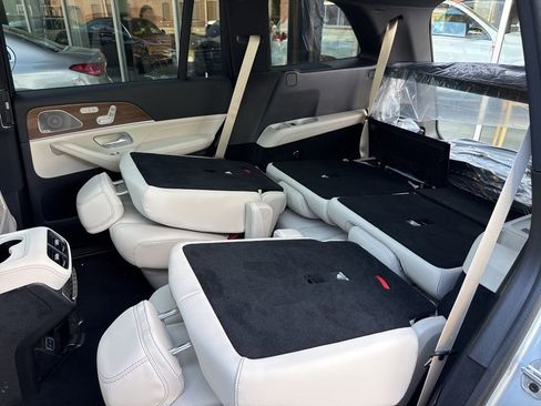 New 2025 Mercedes-Benz GLS 450 4MATIC image 23