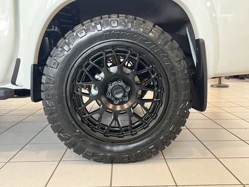 New 2026 Nissan Frontier PRO-4X w/ Pro Premium Package AWD/4WD image 2