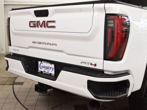 Used 2024 GMC Sierra 2500 AT4 w/ AT4 Premium Plus Package AWD/4WD image 22