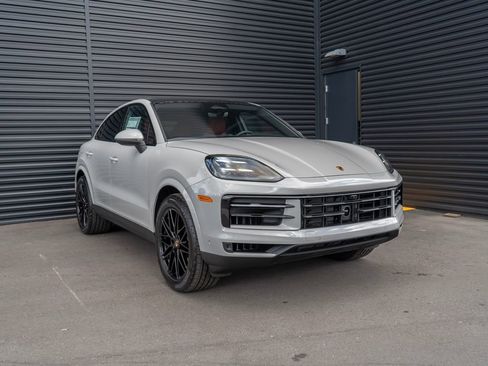 New 2026 Porsche Cayenne Coupe AWD/4WD image 7