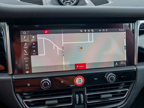 New 2026 Porsche Macan image 19