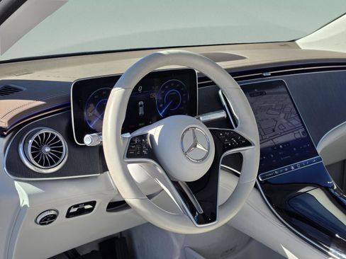 Used 2023 Mercedes-Benz EQS 450+ SUV image 12