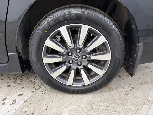 Used 2018 Toyota Sienna XLE w/ XLE Navigation Package AWD/4WD image 29