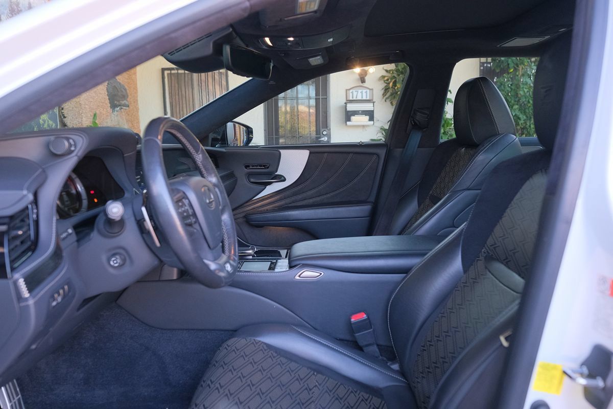 Used 2018 Lexus LS 500 F Sport w/ Performance Package RWD image 12