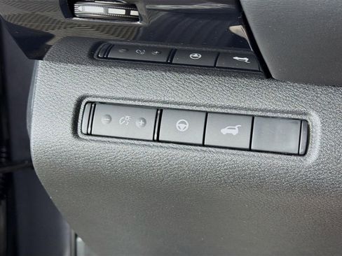 New 2026 Nissan Pathfinder SV image 10