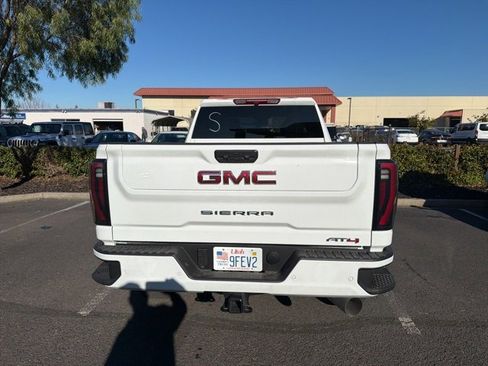 Used 2025 GMC Sierra 2500 AT4 image 13