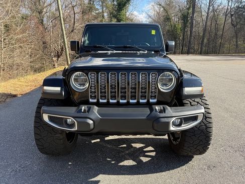 Used 2020 Jeep Gladiator Overland image 3