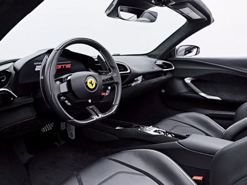 Used 2024 Ferrari 296 GTS RWD image 2