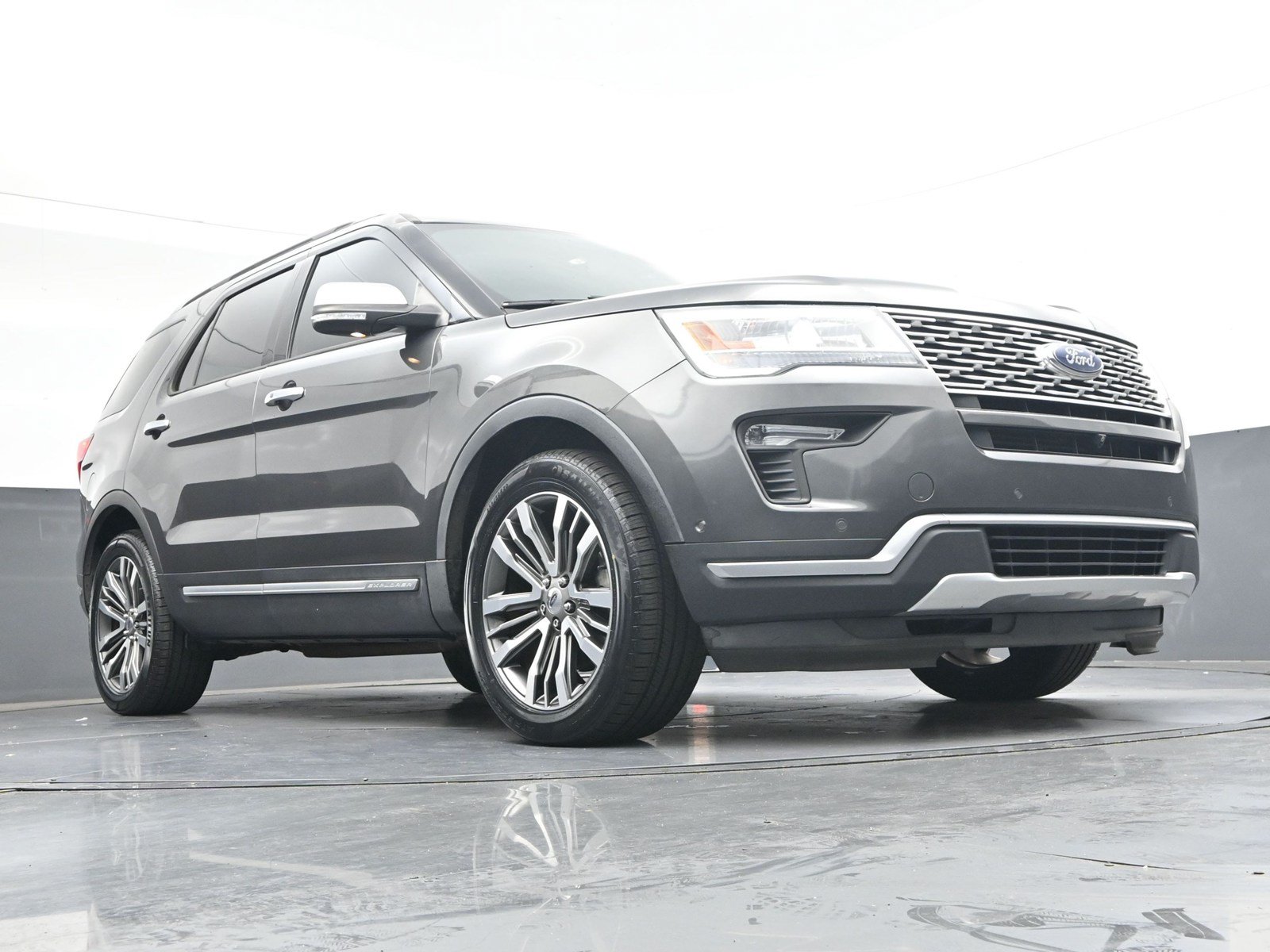 Used 2018 Ford Explorer Platinum AWD/4WD image 28