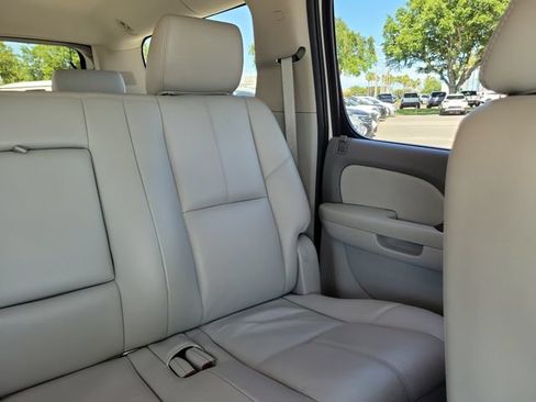 Used 2012 GMC Yukon XL SLT w/ SLT-2 Equipment Package RWD image 15
