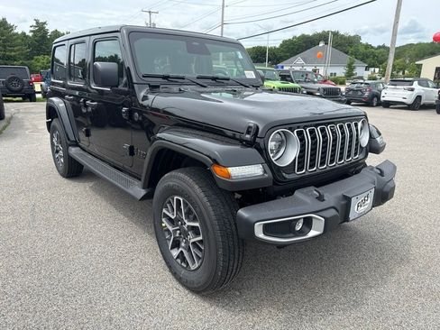 New 2026 Jeep Wrangler Unlimited Sahara AWD/4WD image 7