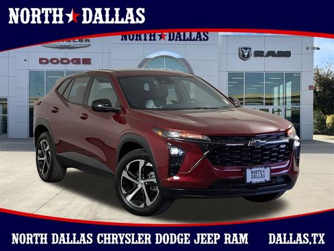 Used 2024 Chevrolet Trax RS w/ Driver Confidence Package image 1