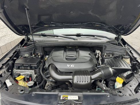 Used 2014 Jeep Grand Cherokee Limited AWD/4WD image 2