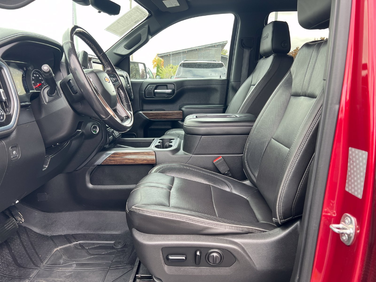 Used 2019 Chevrolet Silverado 1500 High Country w/ High Country Premium Package AWD/4WD image 18
