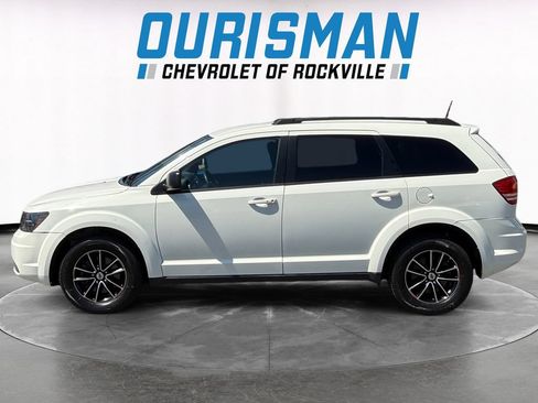 Used 2018 Dodge Journey SE w/ Blacktop Package FWD image 3