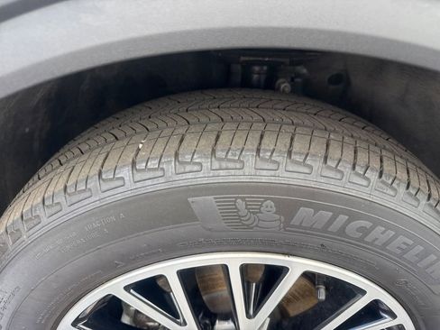 Used 2025 Ford Escape SE image 12