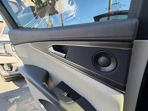 Used 2020 Lincoln Nautilus Reserve w/ Equipment Group 201A image 25