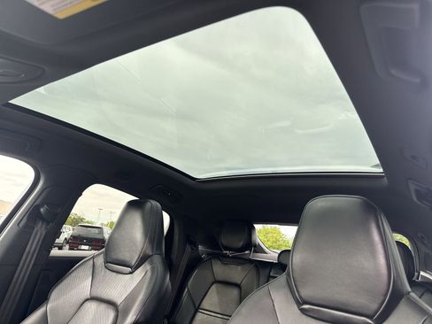 Used 2024 Porsche Cayenne Coupe AWD/4WD image 23